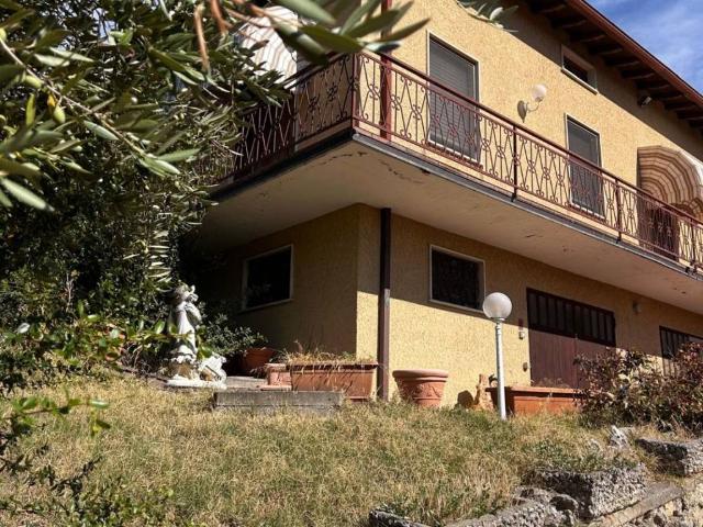 Villa in vendita a Vernasca PC
