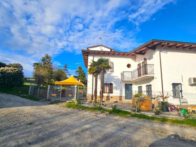 Villa in vendita a Vernasca PC