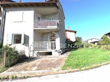Villa in vendita a Vernasca PC