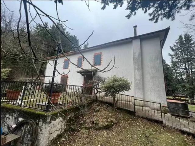 Villa in vendita a Vernio PO