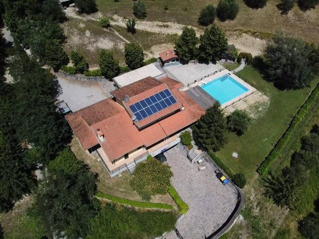 Villa in vendita a Vernio PO