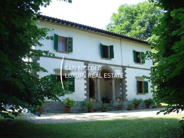 Villa in vendita a Vernio PO