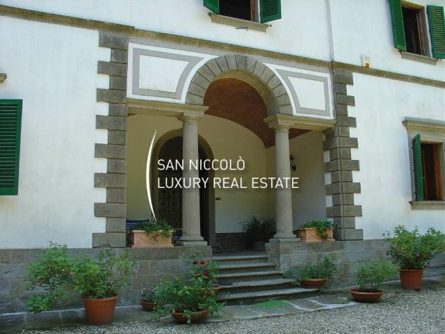 Villa in vendita a Vernio PO