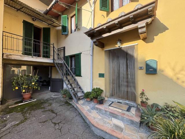 Villa in vendita a Vernio PO
