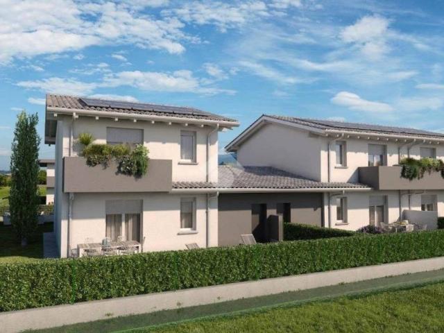 Villa in vendita a Vertemate con Minoprio CO