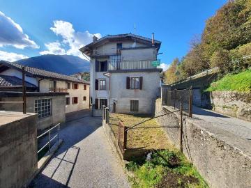 Villa in vendita a Verzegnis UD