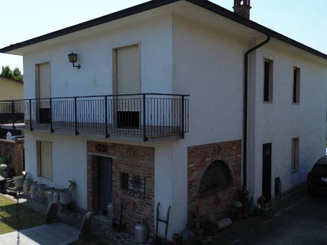 Villa in vendita a Vescovato CR