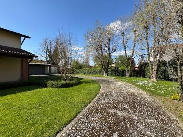 Villa in vendita a Vescovato CR
