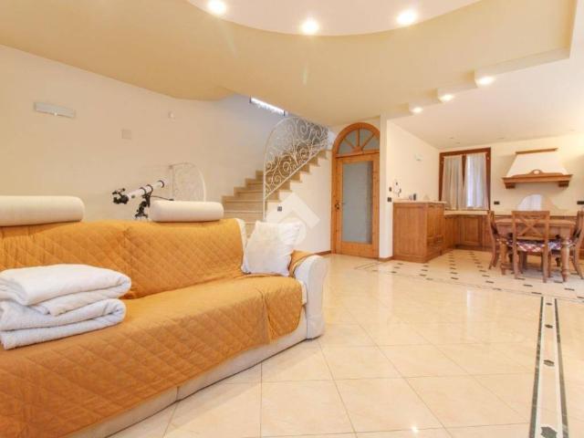 Villa in vendita a Vestone BS