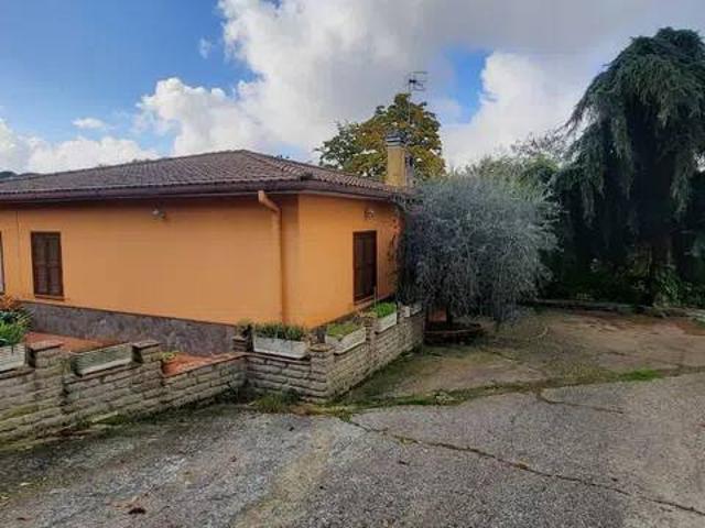 Villa in vendita a Viterbo VT
