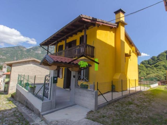 Villa in vendita a Vito d'Asio PN