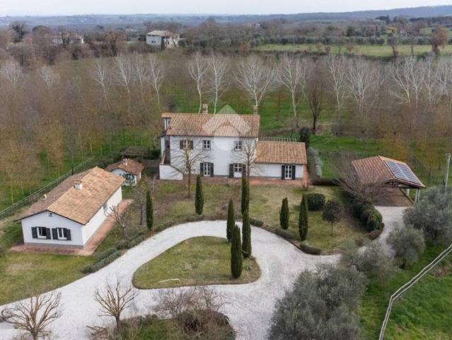Villa in vendita a Vitorchiano VT