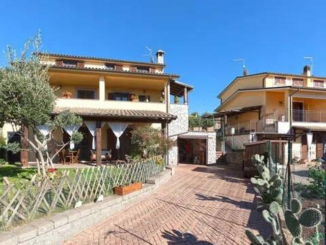 Villa in vendita a Vitorchiano VT
