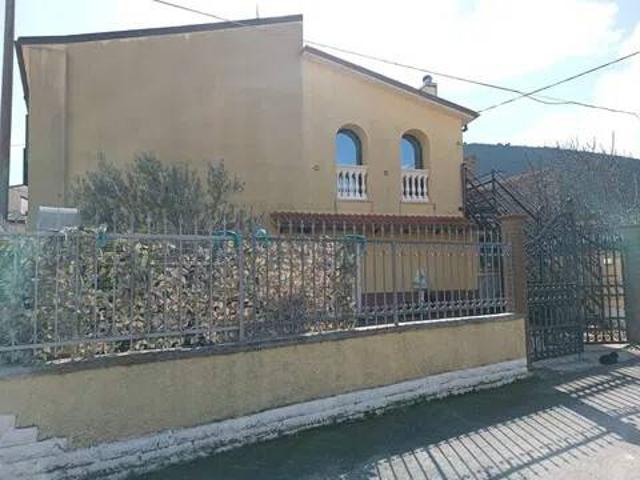 Villa in vendita a Vittorito AQ