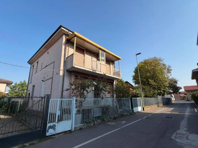 Villa in vendita a Vizzolo Predabissi MI