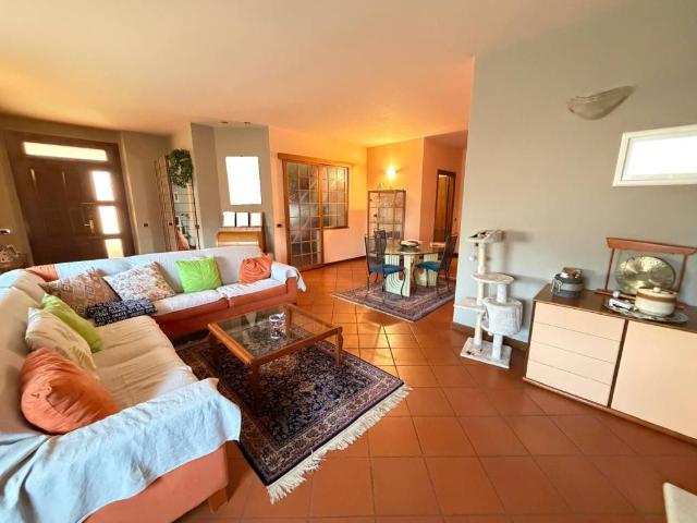 Villa in vendita a Viadana MN