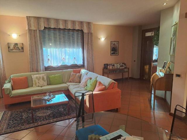 Villa in vendita a Viadana MN