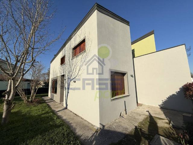 Villa in vendita a Viadana MN
