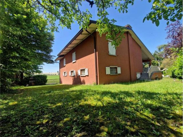 Villa in vendita a Viano RE