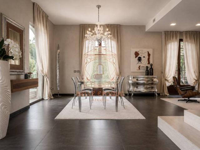 Villa in vendita a Viareggio LU