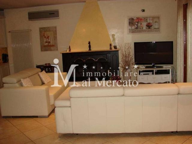 Villa in vendita a Viareggio LU