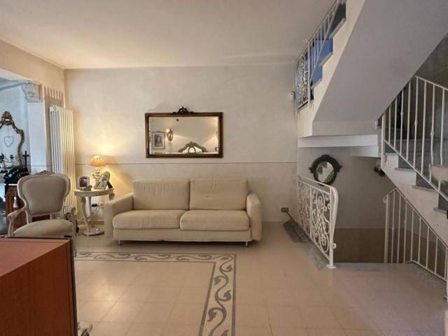 Villa in vendita a Viareggio LU