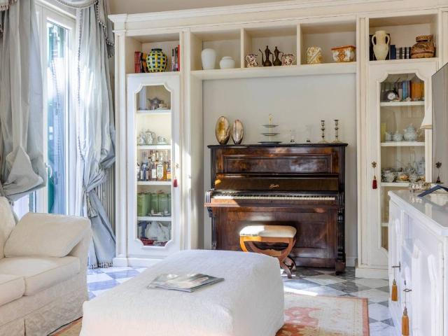 Villa in vendita a Viareggio LU