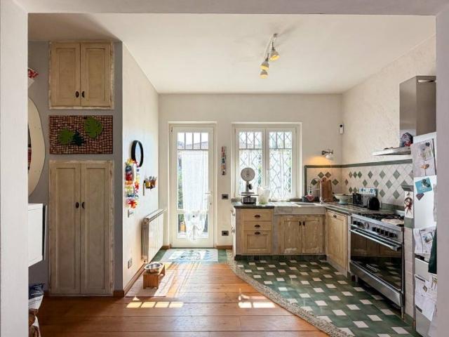 Villa in vendita a Viareggio LU