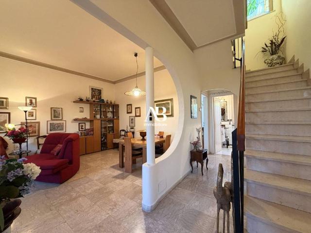 Villa in vendita a Viareggio LU