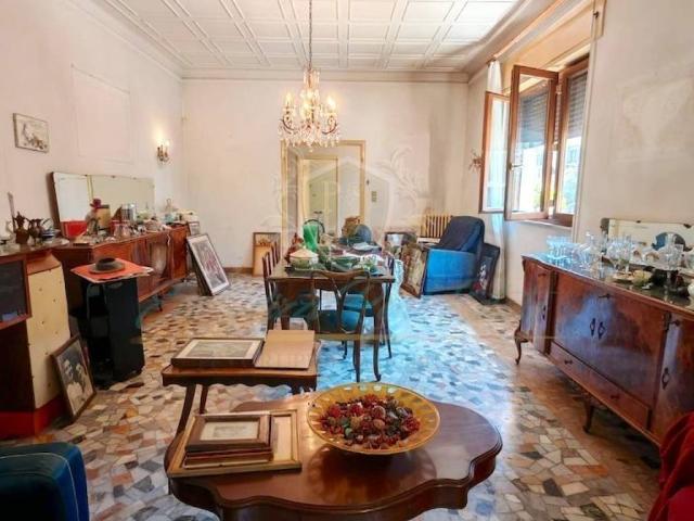 Villa in vendita a Viareggio LU
