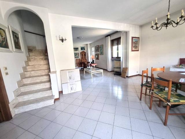 Villa in vendita a Viareggio LU