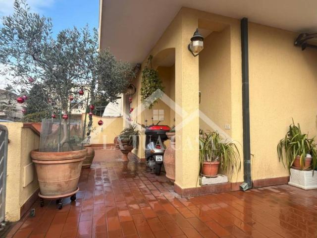 Villa in vendita a Viareggio LU