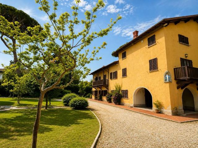 Villa in vendita a Viareggio LU