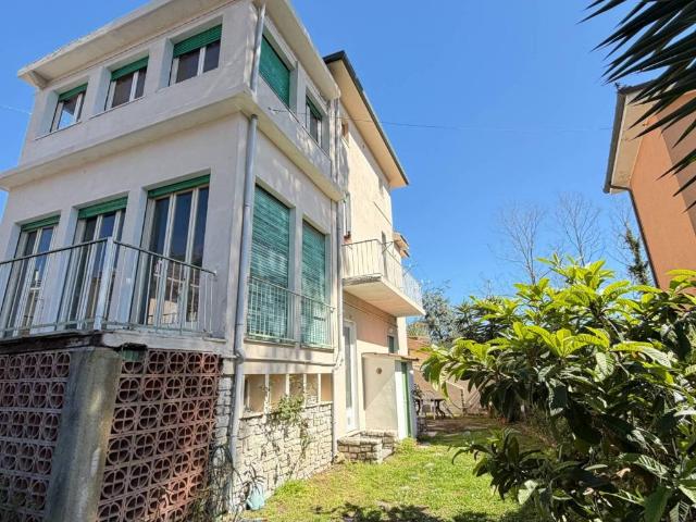 Villa in vendita a Viareggio LU