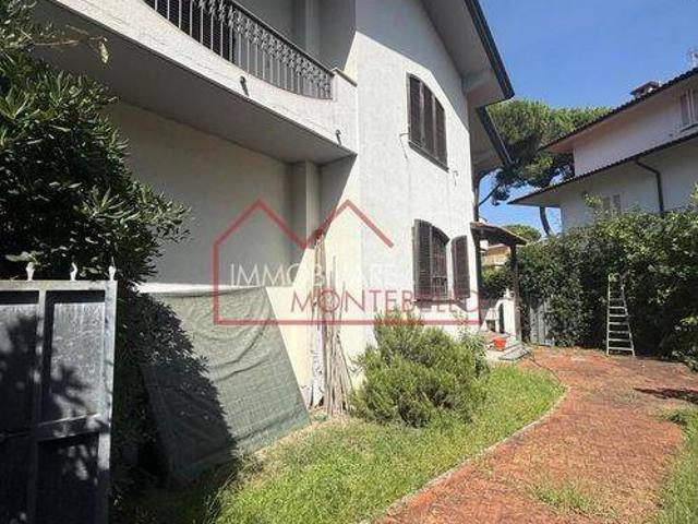 Villa in vendita a Viareggio LU