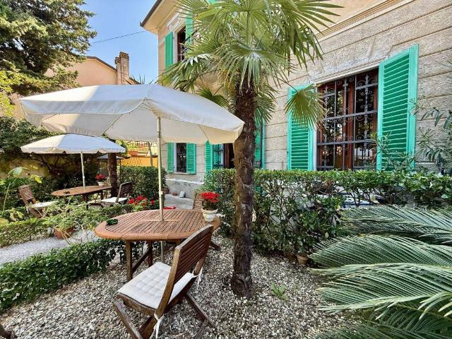 Villa in vendita a Viareggio LU