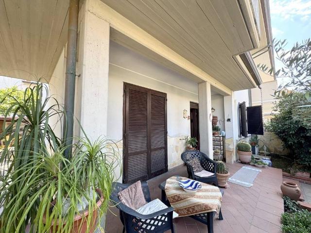 Villa in vendita a Viareggio LU