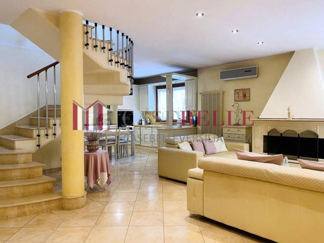 Villa in vendita a Viareggio