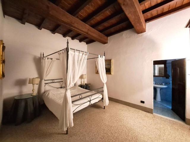 VILLA in VENDITA a VICCHIO VICCHIO di 10 vani