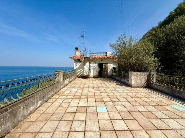 Villa in vendita a Vico Equense NA