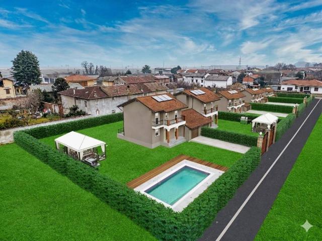 Villa in vendita a Vicolungo NO