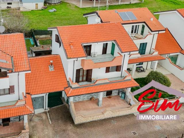 Villa in vendita a Vicolungo NO