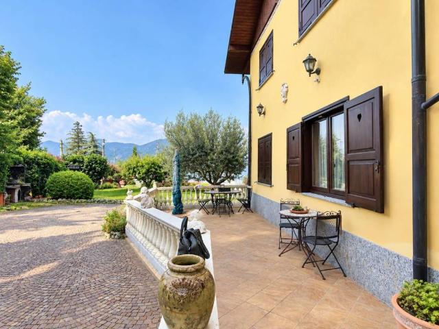 Villa in vendita a Viggiù VA