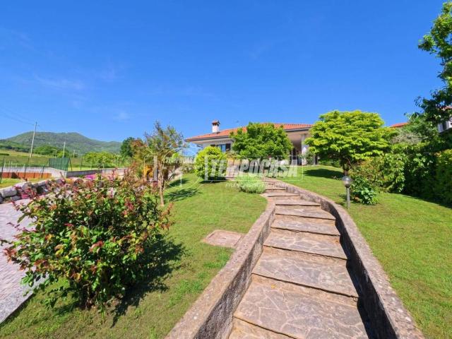 Villa in vendita a Viggiù VA