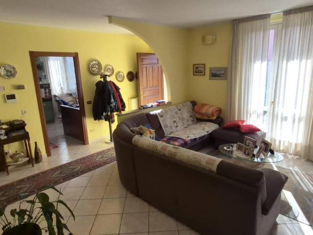 Villa in vendita a Viggiù VA