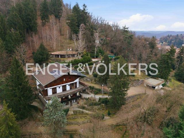 Villa in vendita a Viggiù VA