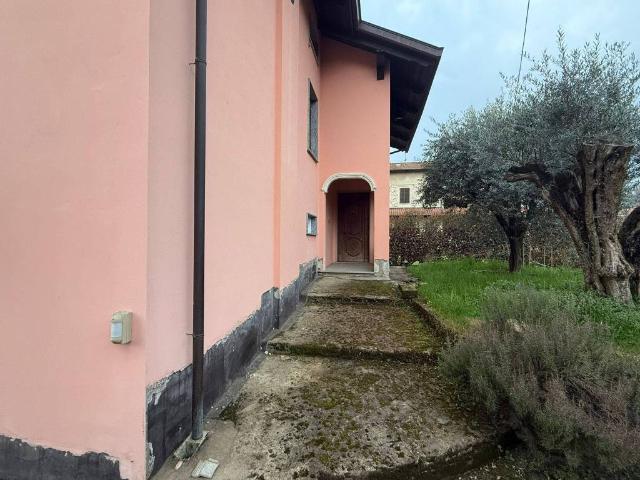 Villa in vendita a Vigliano Biellese BI