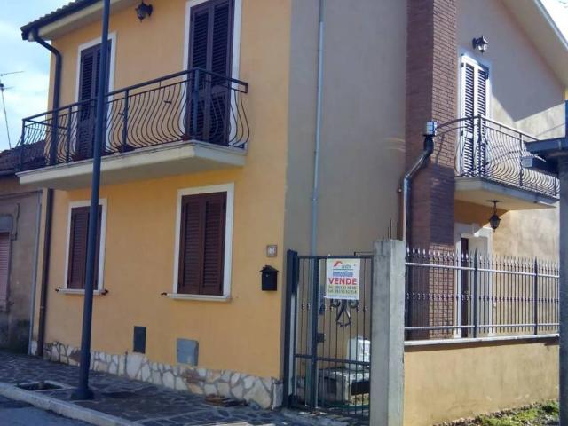 Villa in vendita a Villavallelonga AQ