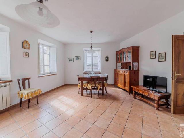 Villa in vendita a Villa Collemandina LU