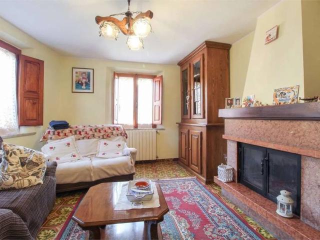 Villa in vendita a Villa Collemandina LU